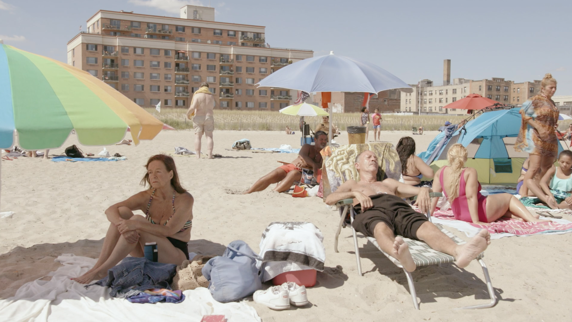http://mdfilmfest.net/wp-content/uploads/02_THAfilmstill_beachcouple_edit.png