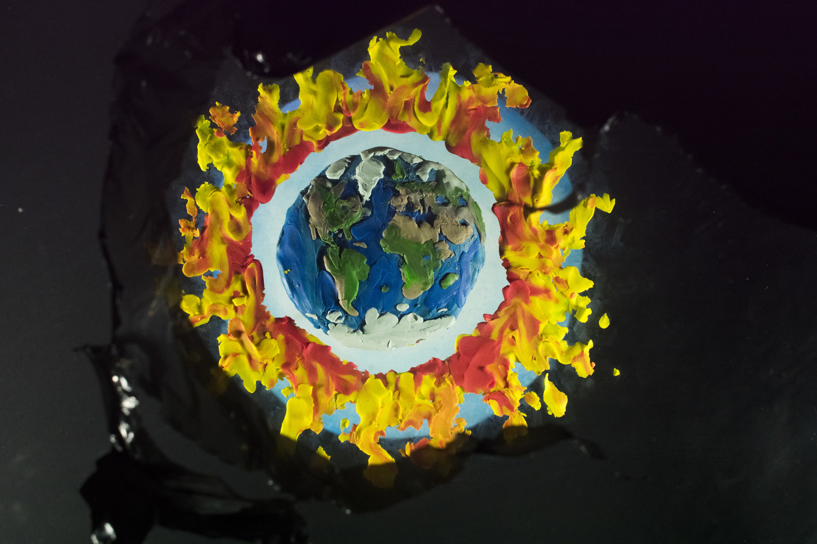 http://mdfilmfest.net/wp-content/uploads/9-A-Love-Letter-for-the-End-of-the-World.jpg