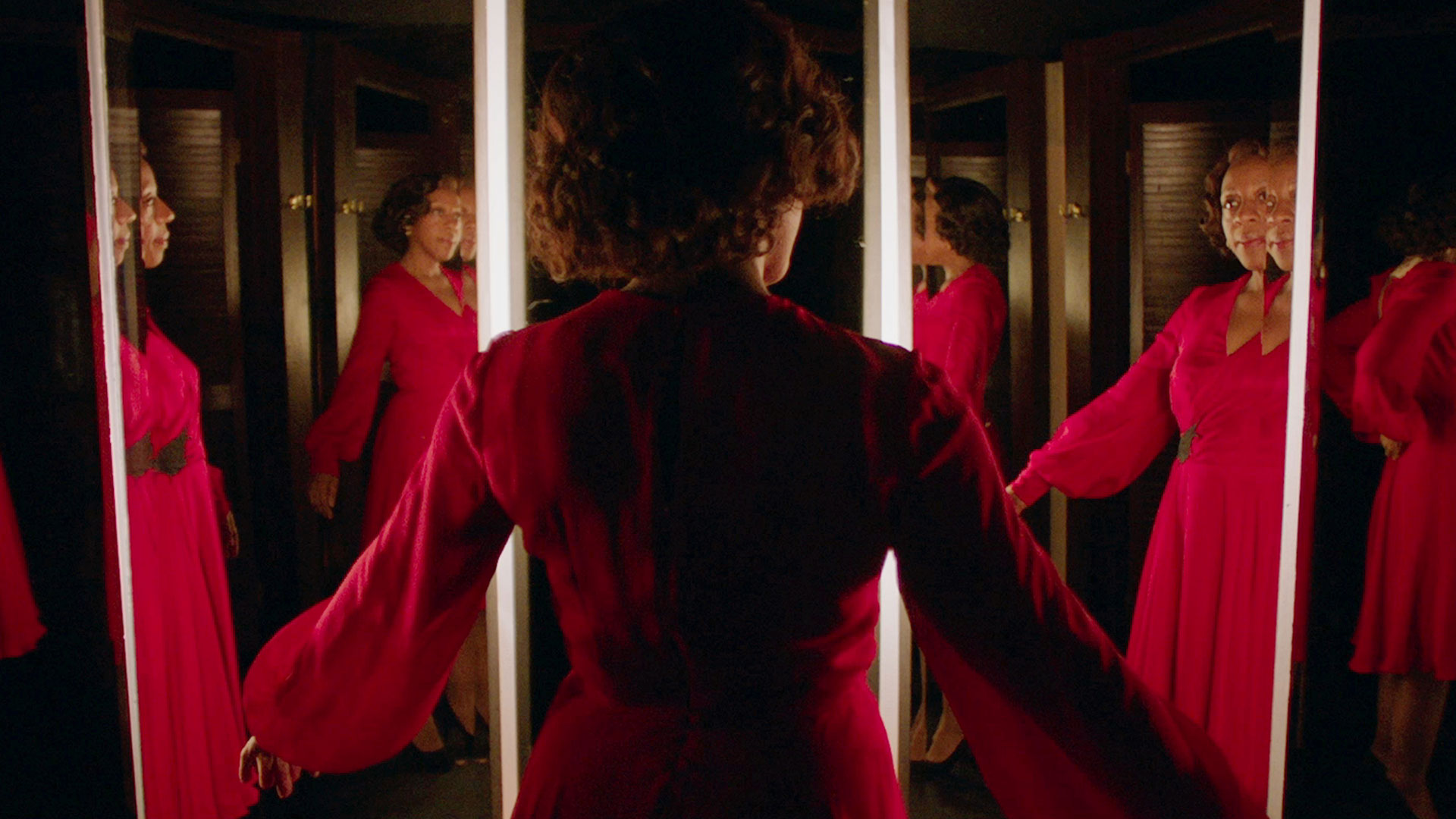 http://mdfilmfest.net/wp-content/uploads/In-Fabric_Still_02.jpg