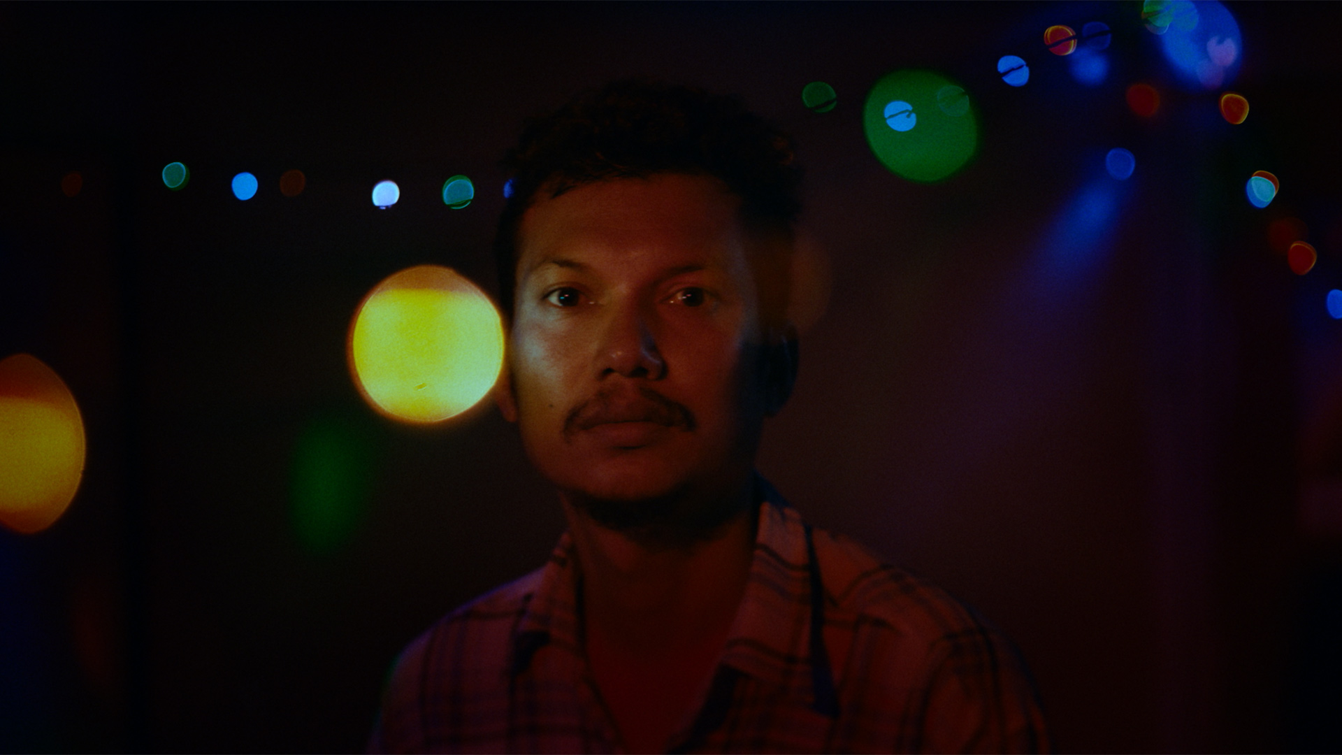 http://mdfilmfest.net/wp-content/uploads/Manta-Ray_Still_WEB_03.jpg
