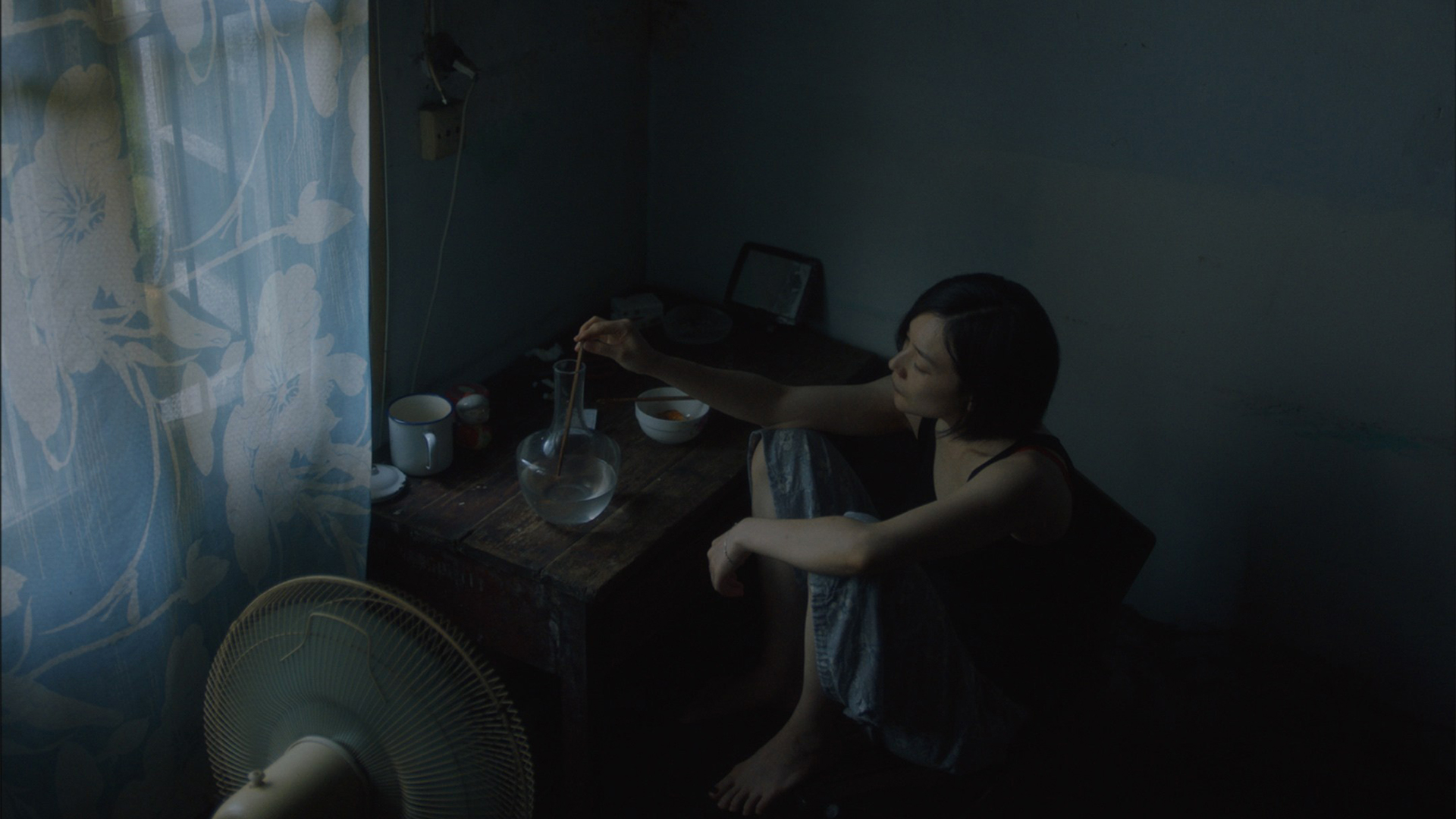 http://mdfilmfest.net/wp-content/uploads/What-do-you-know-about-water-and-moon_Still_WEB_01.jpg